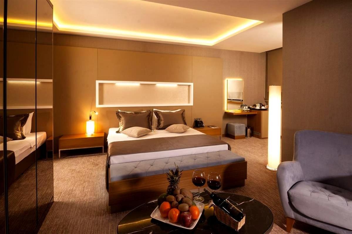 Majura Hotel Business イズミル エクステリア 写真